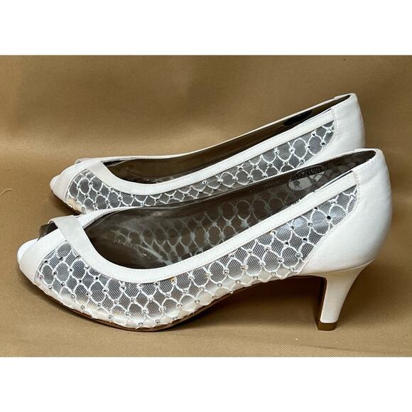 Adrianna Papell Zandra Ivory Lua Mesh Heels 6 M New - Picture 3 of 6
